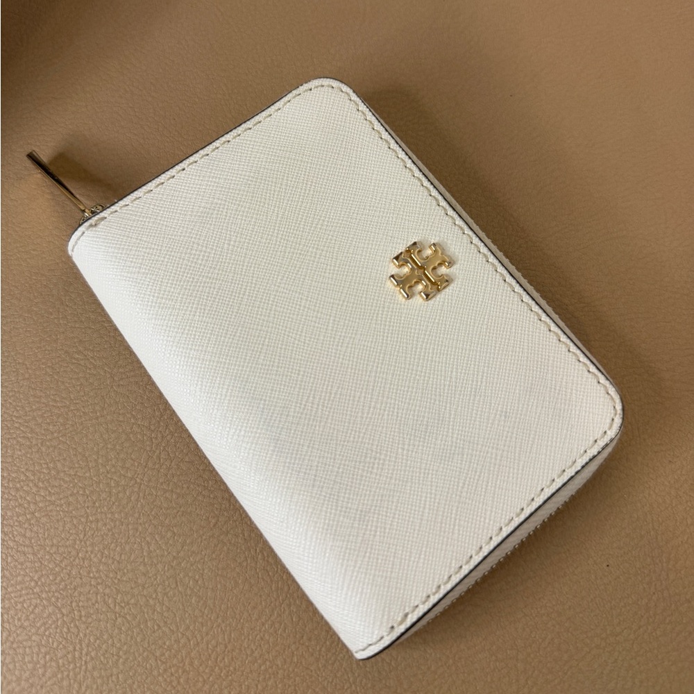 Tory Burch White Saffiano Zip Wallet with Gold Logo